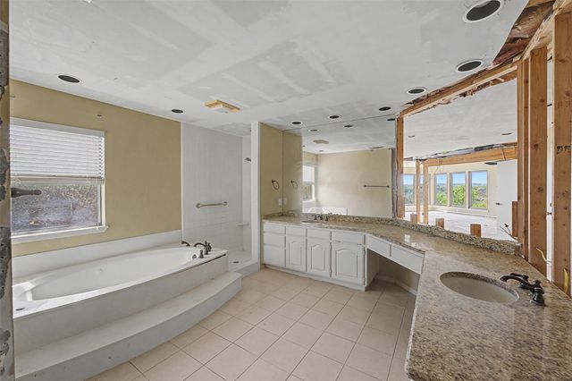 1434 Crownhill Drive, Arlington, TX 76012