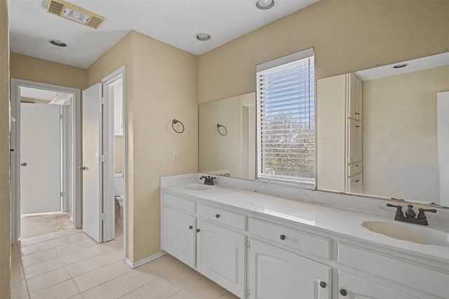 1434 Crownhill Drive, Arlington, TX 76012