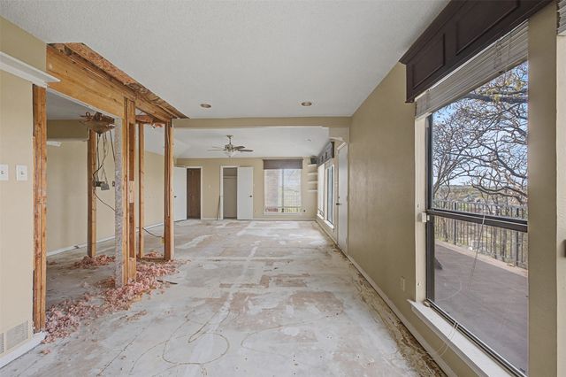 1434 Crownhill Drive, Arlington, TX 76012