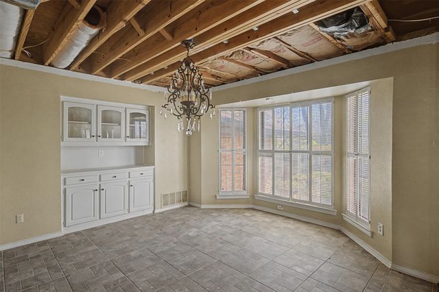 1434 Crownhill Drive, Arlington, TX 76012