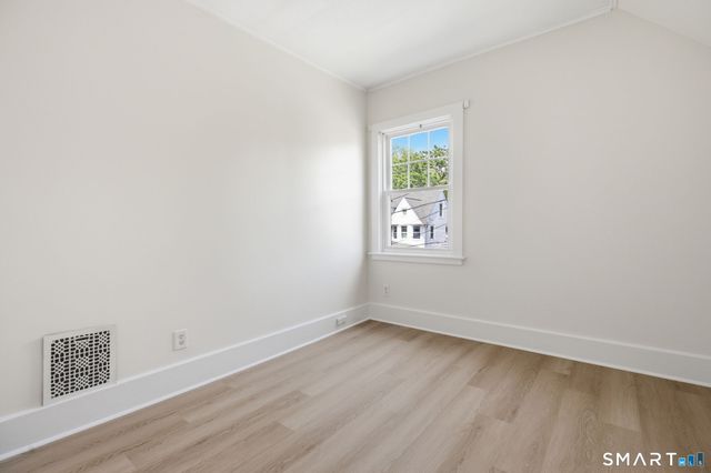 84 Sherwood Place 2, Greenwich, CT 06830