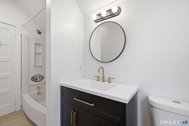 84 Sherwood Place 2, Greenwich, CT 06830