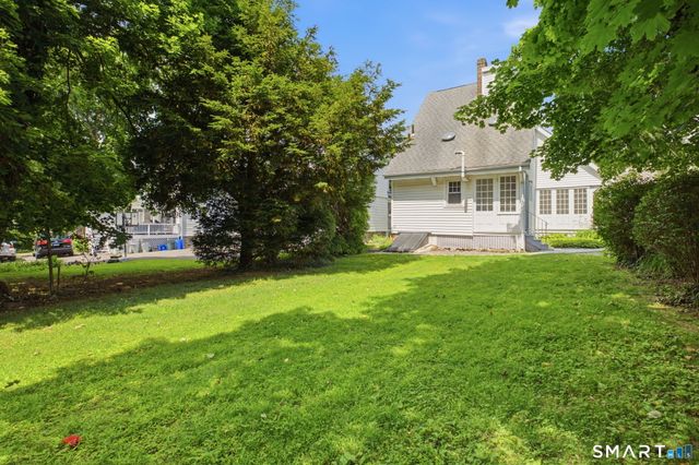 84 Sherwood Place 2, Greenwich, CT 06830
