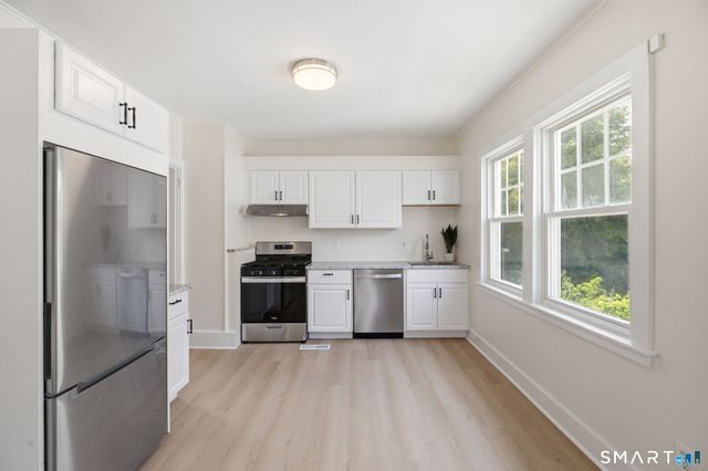 84 Sherwood Place 2, Greenwich, CT 06830