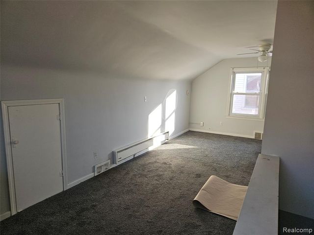 8035 Pinehurst Street, Detroit, MI 48204