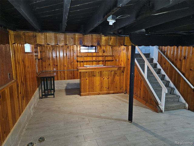 8035 Pinehurst Street, Detroit, MI 48204