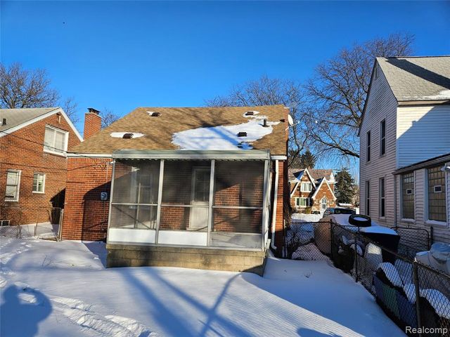 8035 Pinehurst Street, Detroit, MI 48204