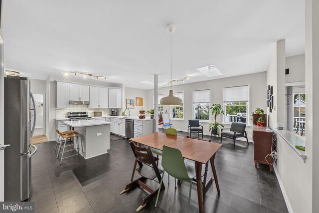 14 STONEHEDGE DR, East Windsor, NJ 08520