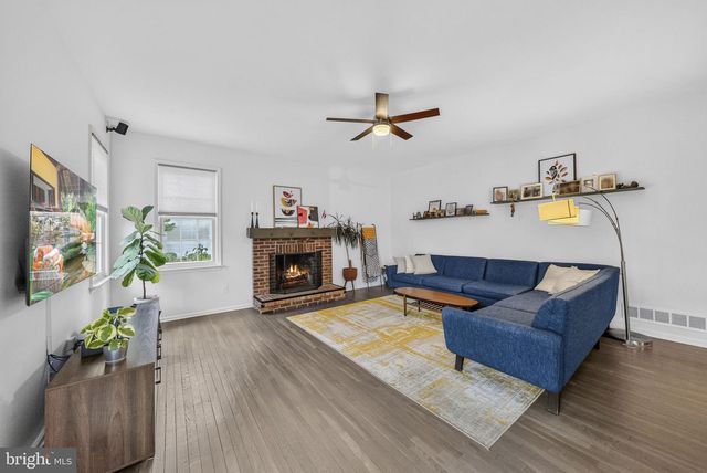 14 STONEHEDGE DR, East Windsor, NJ 08520