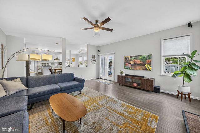 14 STONEHEDGE DR, East Windsor, NJ 08520