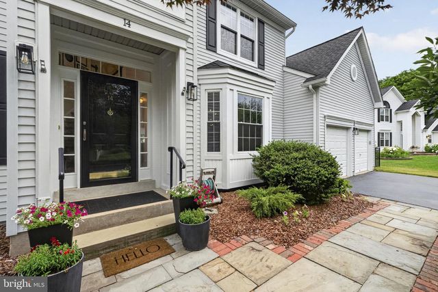 14 STONEHEDGE DR, East Windsor, NJ 08520