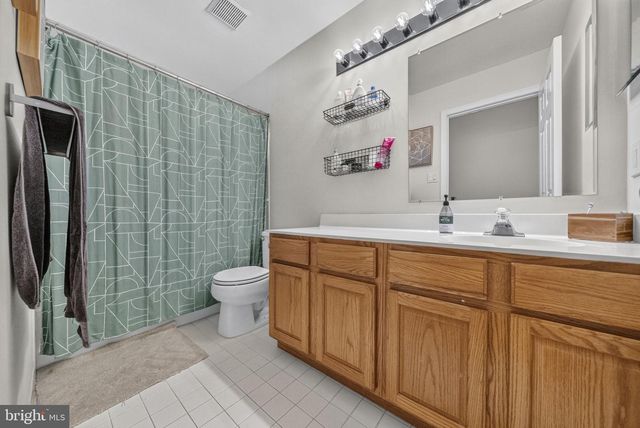 14 STONEHEDGE DR, East Windsor, NJ 08520