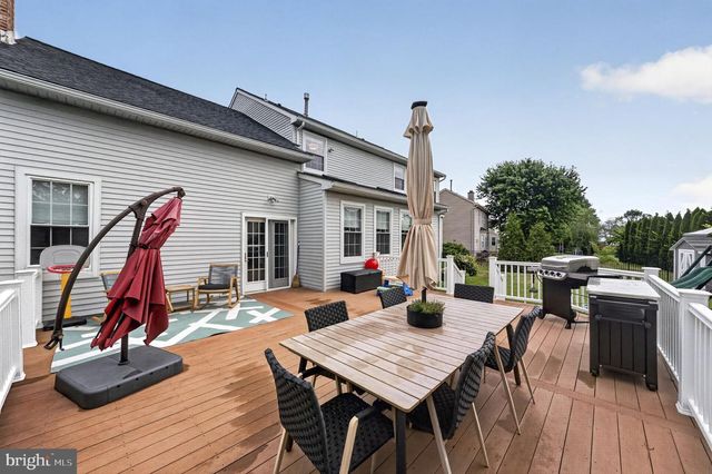 14 STONEHEDGE DR, East Windsor, NJ 08520