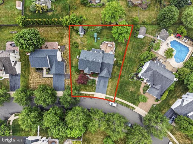 14 STONEHEDGE DR, East Windsor, NJ 08520