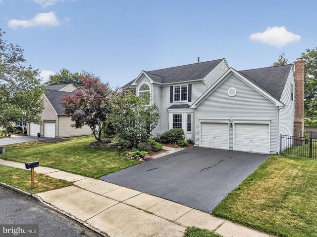 14 STONEHEDGE DR, East Windsor, NJ 08520