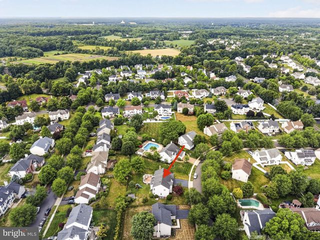 14 STONEHEDGE DR, East Windsor, NJ 08520