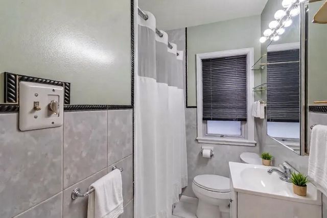 2354 Mckinley Street NE, Minneapolis, MN 55418