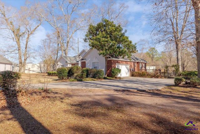 115 Forest Lawn, Bonaire, GA 31005