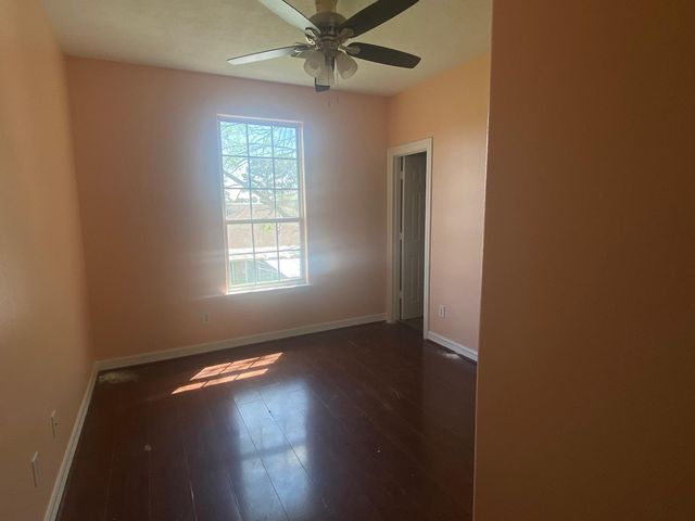 11045 Landswalk Drive 122, Houston, TX 77099