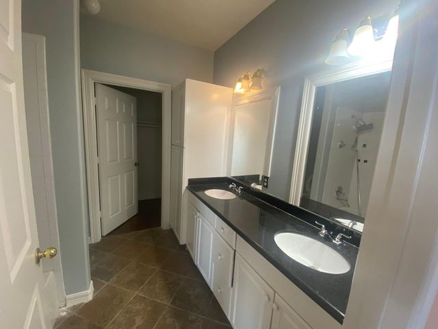 11045 Landswalk Drive 122, Houston, TX 77099