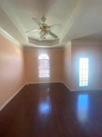 11045 Landswalk Drive 122, Houston, TX 77099
