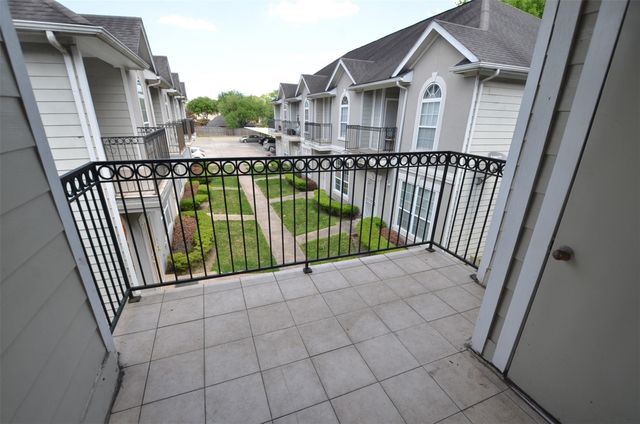 11045 Landswalk Drive 122, Houston, TX 77099
