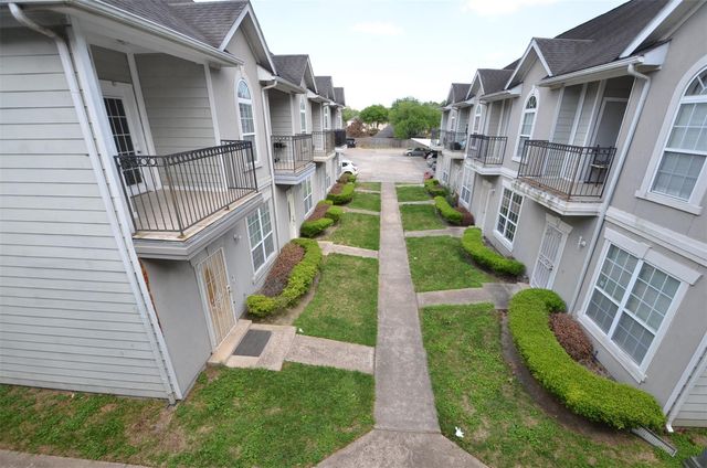 11045 Landswalk Drive 122, Houston, TX 77099