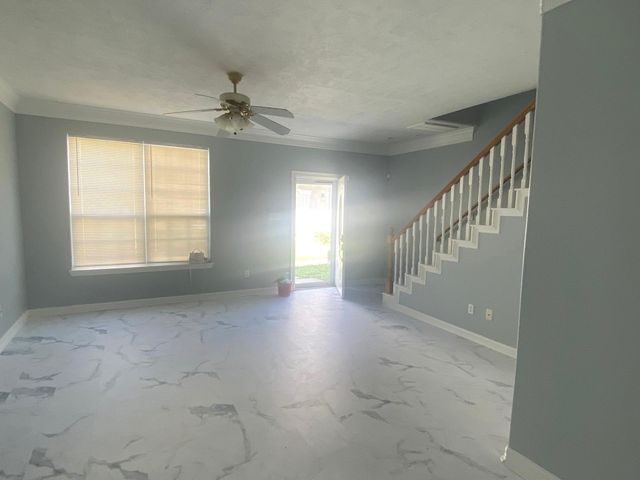 11045 Landswalk Drive 122, Houston, TX 77099