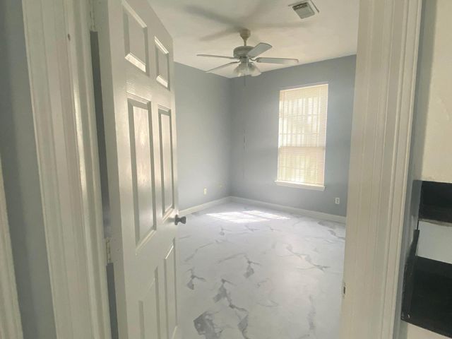 11045 Landswalk Drive 122, Houston, TX 77099