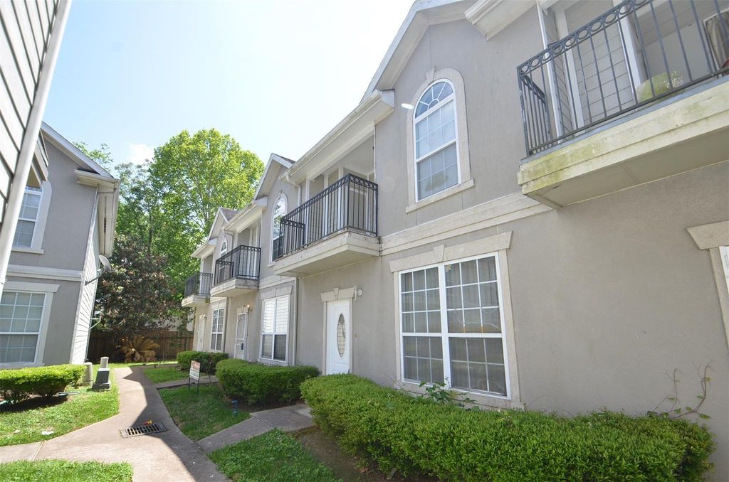 11045 Landswalk Drive 122, Houston, TX 77099