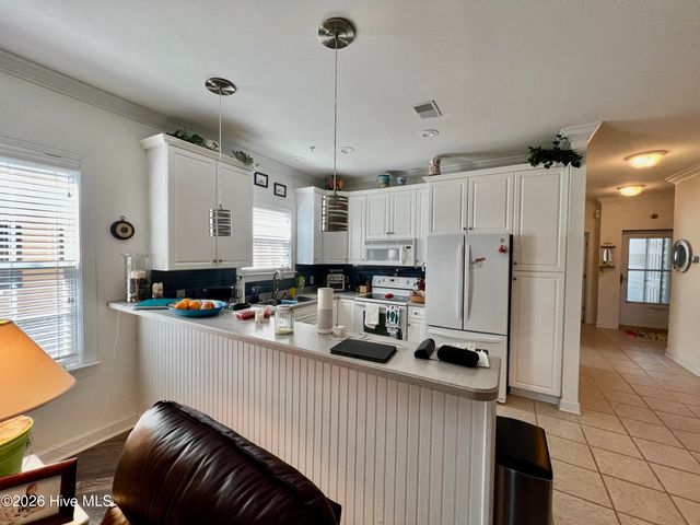 182 Clubhouse Road Apt 4, Sunset Beach, NC 28468