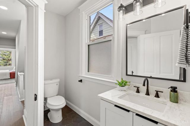 2028 Burnet Avenue, Cincinnati, OH 45219