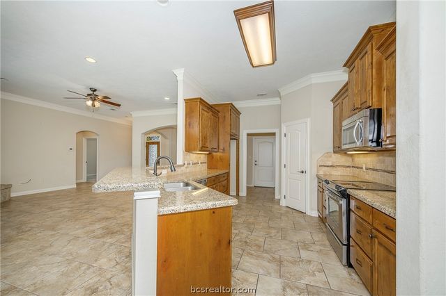 4192 Wagonwheel Road, Bryan, TX 77808