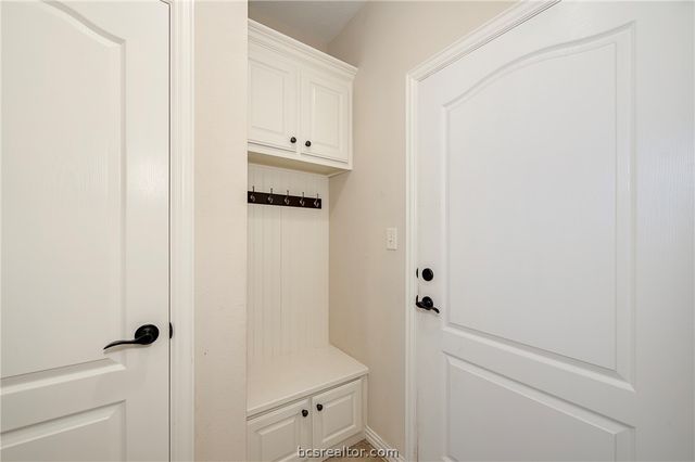 4192 Wagonwheel Road, Bryan, TX 77808