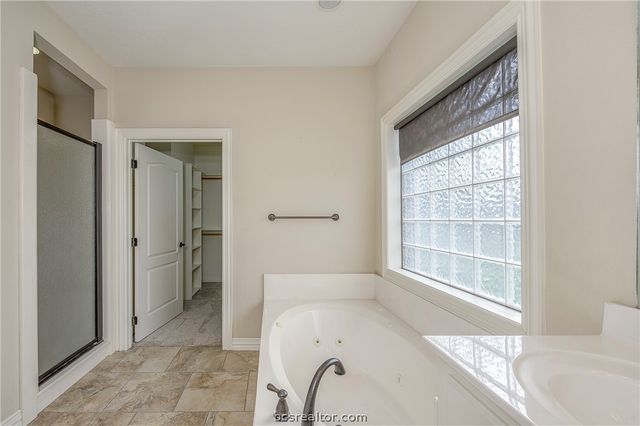 4192 Wagonwheel Road, Bryan, TX 77808