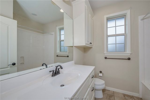 4192 Wagonwheel Road, Bryan, TX 77808