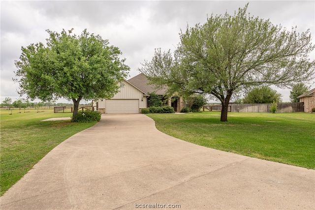 4192 Wagonwheel Road, Bryan, TX 77808