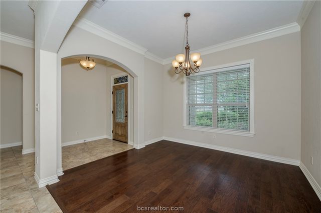 4192 Wagonwheel Road, Bryan, TX 77808