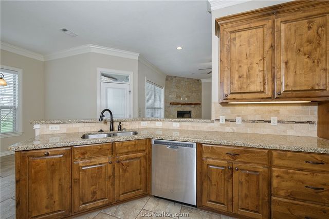 4192 Wagonwheel Road, Bryan, TX 77808