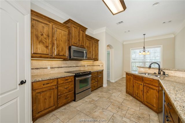 4192 Wagonwheel Road, Bryan, TX 77808