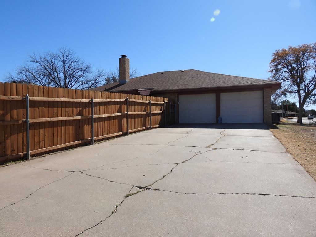 Image 24 of property listing at 3110 Timber Ridge Dr, San Angelo, TX 76904