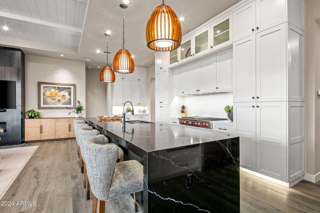 37200 N CAVE CREEK Road 1082, Scottsdale, AZ 85262