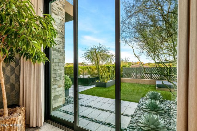 37200 N CAVE CREEK Road 1082, Scottsdale, AZ 85262