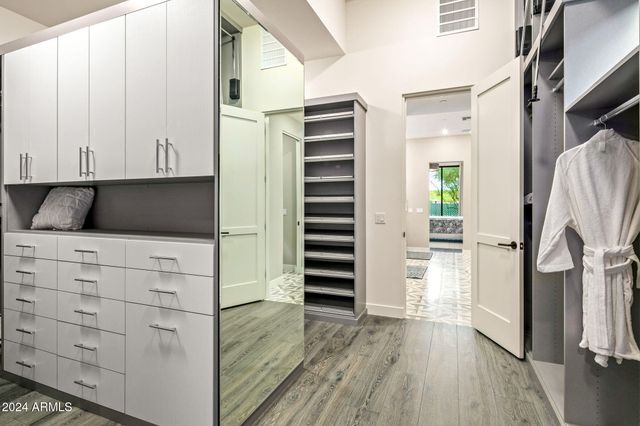 37200 N CAVE CREEK Road 1082, Scottsdale, AZ 85262