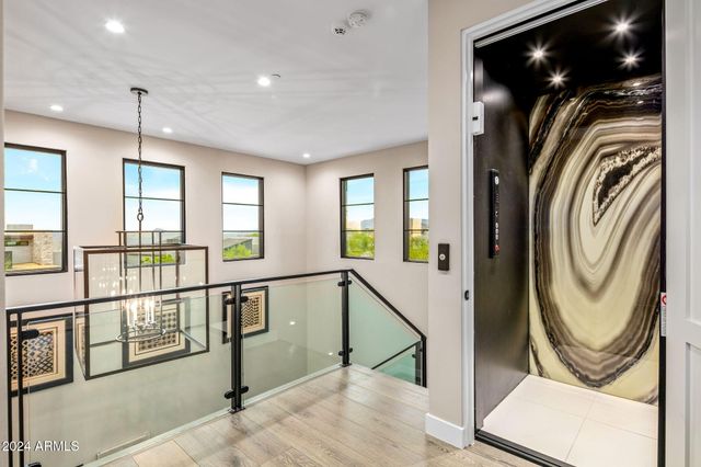 37200 N CAVE CREEK Road 1082, Scottsdale, AZ 85262