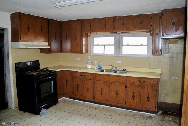 3172 W 50th Street, Cleveland, OH 44102