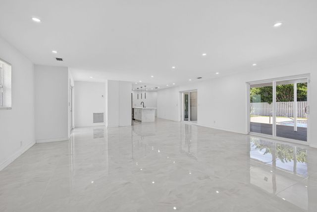 12890 Guilford Circle, Wellington, FL 33414