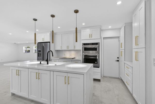 12890 Guilford Circle, Wellington, FL 33414