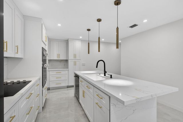 12890 Guilford Circle, Wellington, FL 33414