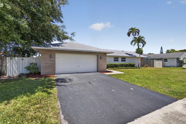 12890 Guilford Circle, Wellington, FL 33414